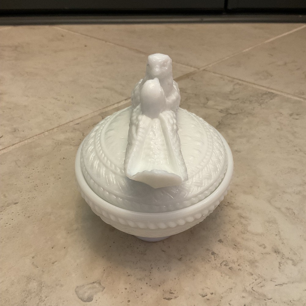 Milk Glass Love Birds Kissing Doves Basketweave Westmoreland Candy Dish Vintage - Picture 2 of 5